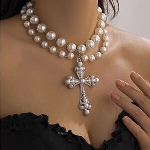✝️ NEW Double strand of faux pearls with large embellished cross ✝️